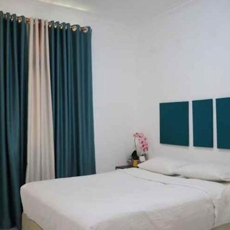Oyo 91477 Fazira Home Stay Syariah Sibolga Exteriör bild