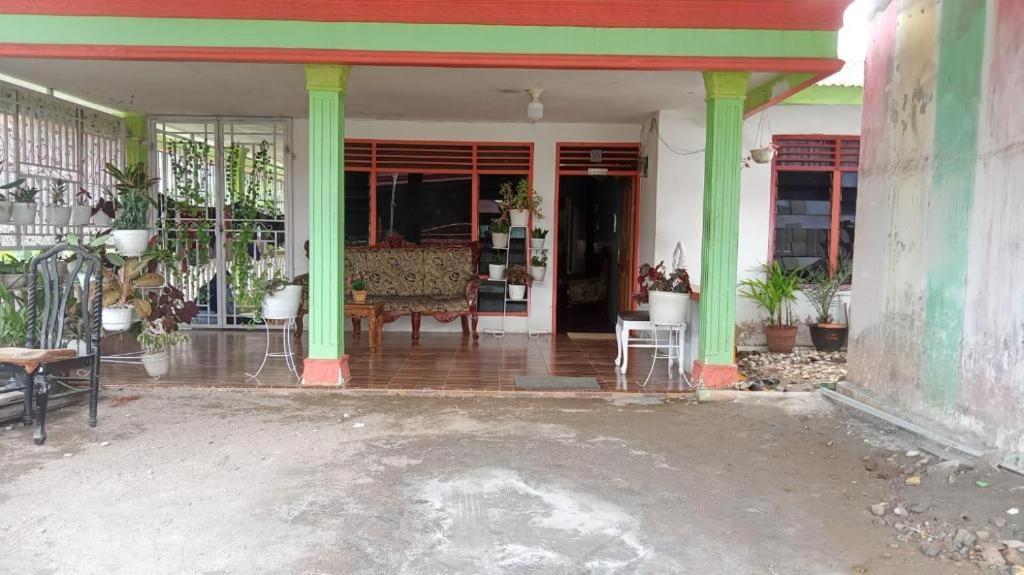 Oyo 91477 Fazira Home Stay Syariah Sibolga Exteriör bild
